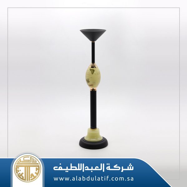 شمعدان اسود مورد