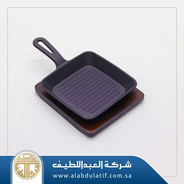 طاجن بيد حديد وخشب