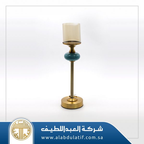 شمعدان نحاسي بزجاج كبير