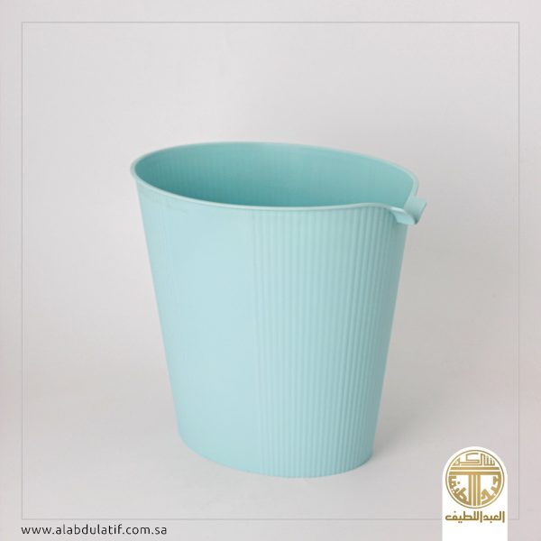 سطل بيضاوي وسط بلاستيك