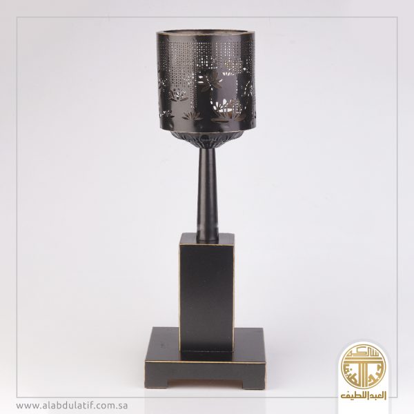 شمعدان اسود