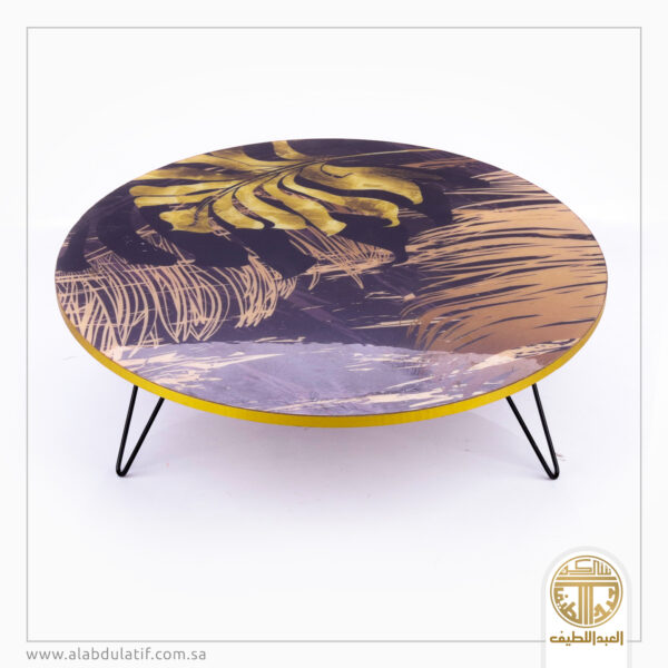 طاولة دائرية صغيرة